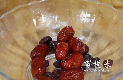 只用1碗面粉，3個(gè)雞蛋，教你懶人面包做法，有電飯鍋就能做